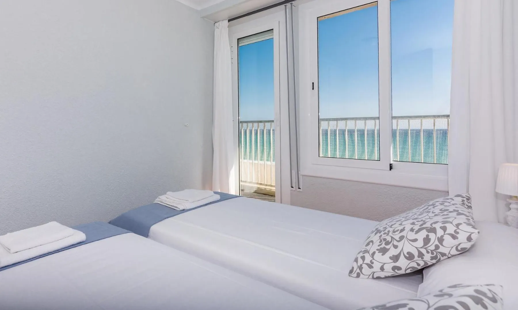 Apartment Homeholidaysrentals Etoile Calella Spain